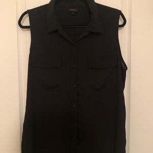 Flowy Collared Black Sleeveless Top